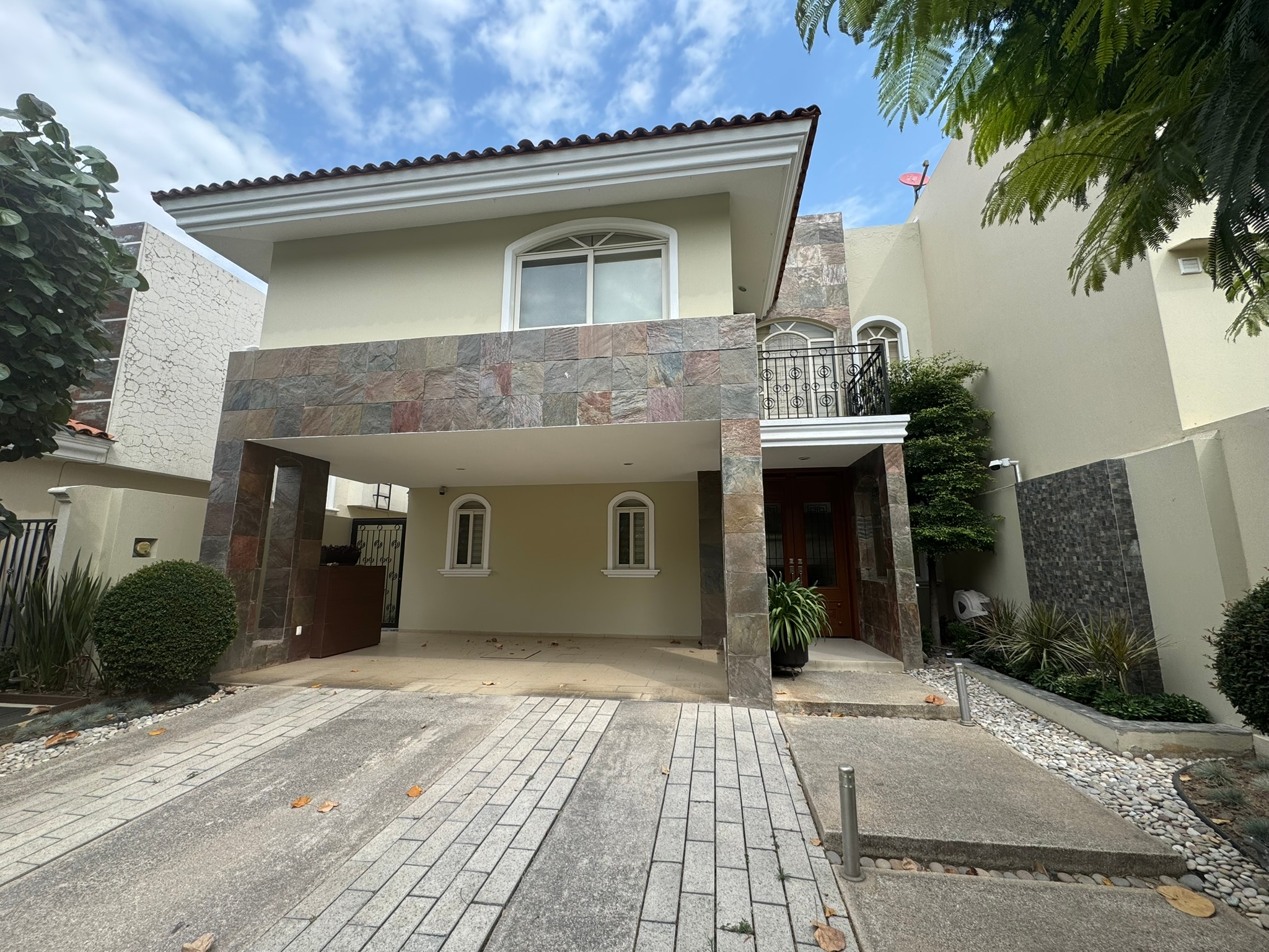 Casa renta El Manantial Tlajomulco