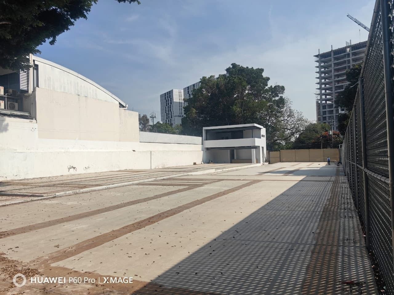 Terreno en renta con local en Ciudad Granja, Zapopan con placas de concreto  