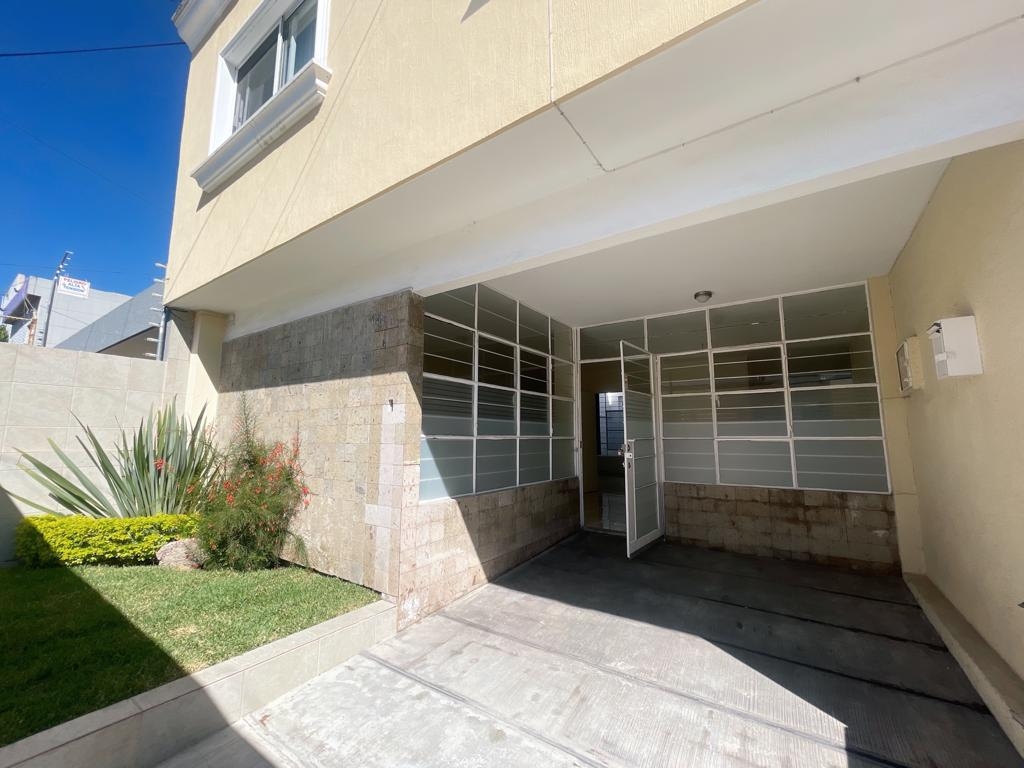 Departamento en renta en Arcos Vallarta, a unos minutos de la Minerva