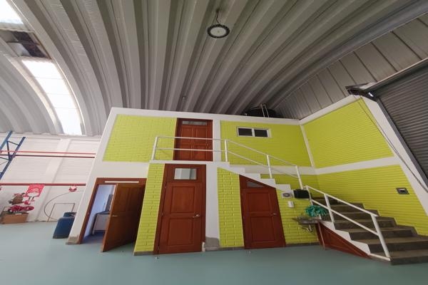 Excelente bodega en renta para uso comercial con oficinas incluidas