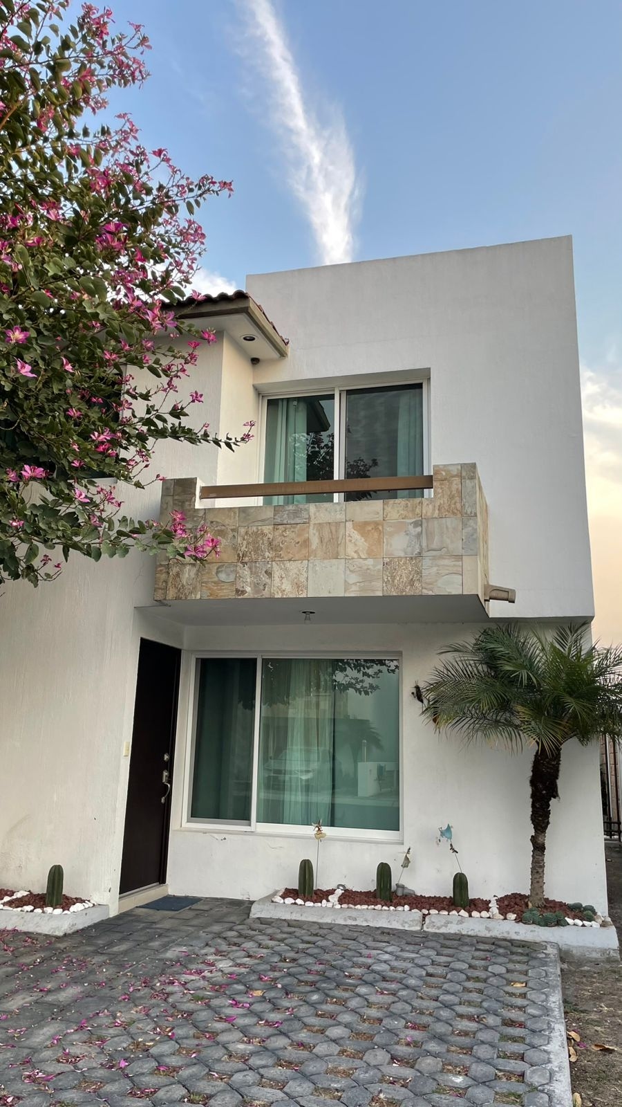 CASA EN RENTA AMUEBLADA EN BOSQUES DE LOS ENCINOS , QUERETARO