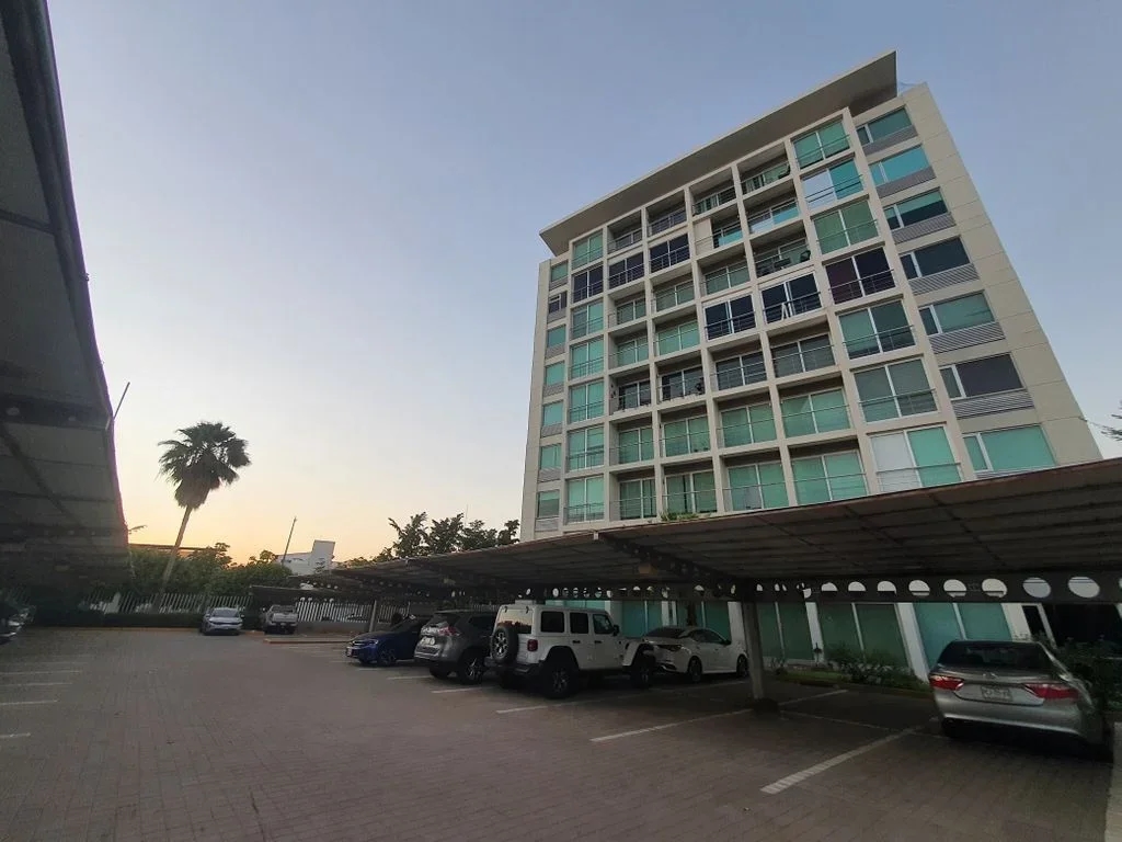 DEPARTAMENTO AMUEBLADO EN RENTA EN TRES RÍOS, CULIACÁN ¡Excelente vista panorámica!