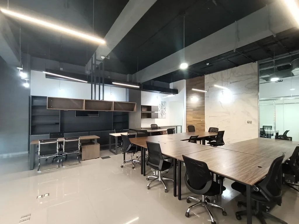 OFICINA PARA CORPORATIVO EN RENTA EN HUMAYA, CULIACÁN ¡Ya incluye mobiliario!