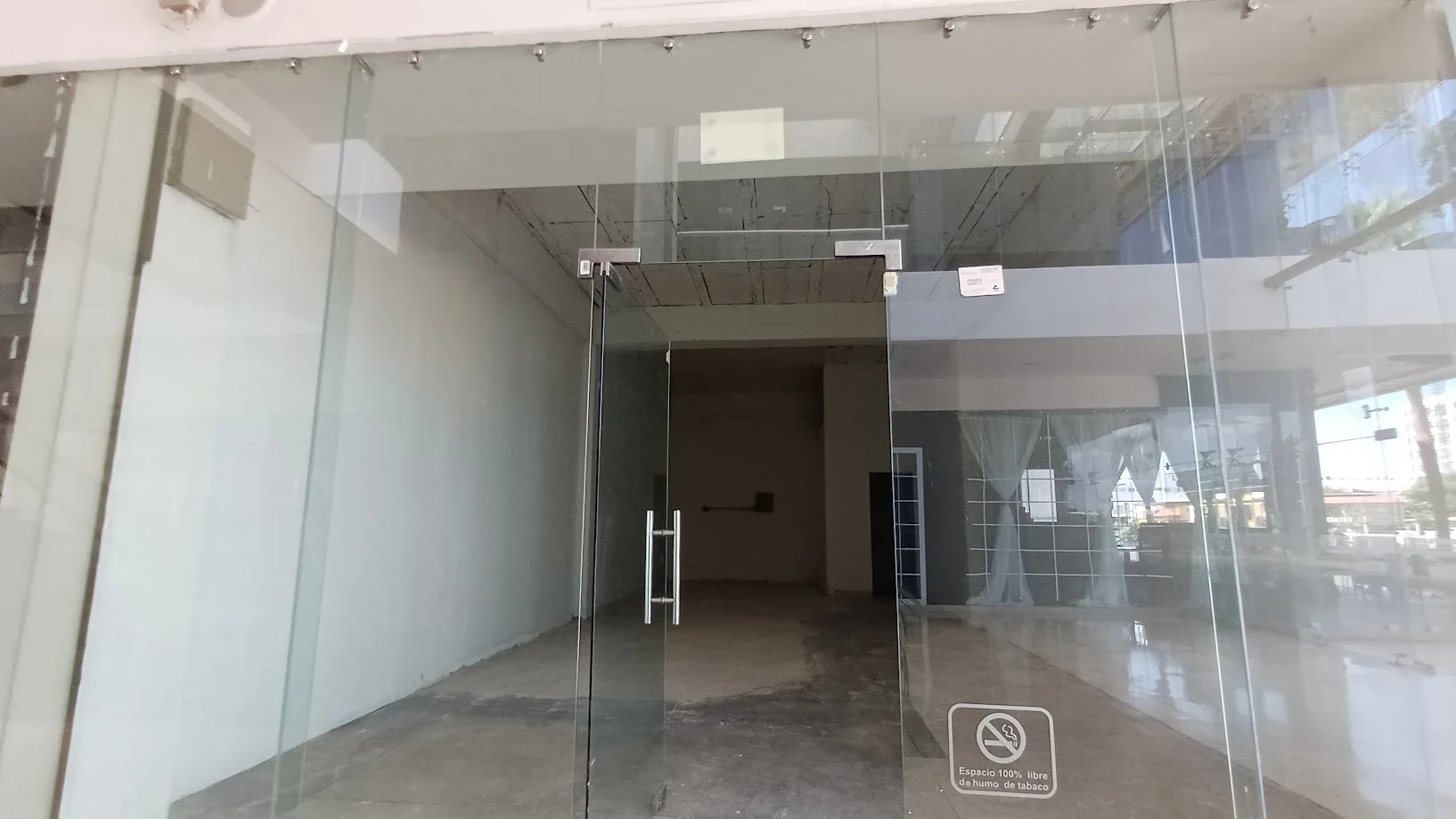 LOCAL 2 EN PLANTA BAJA EN PLAZA MUSALA, CULIACÁN ¡Lista para adecuar a tu negocio!