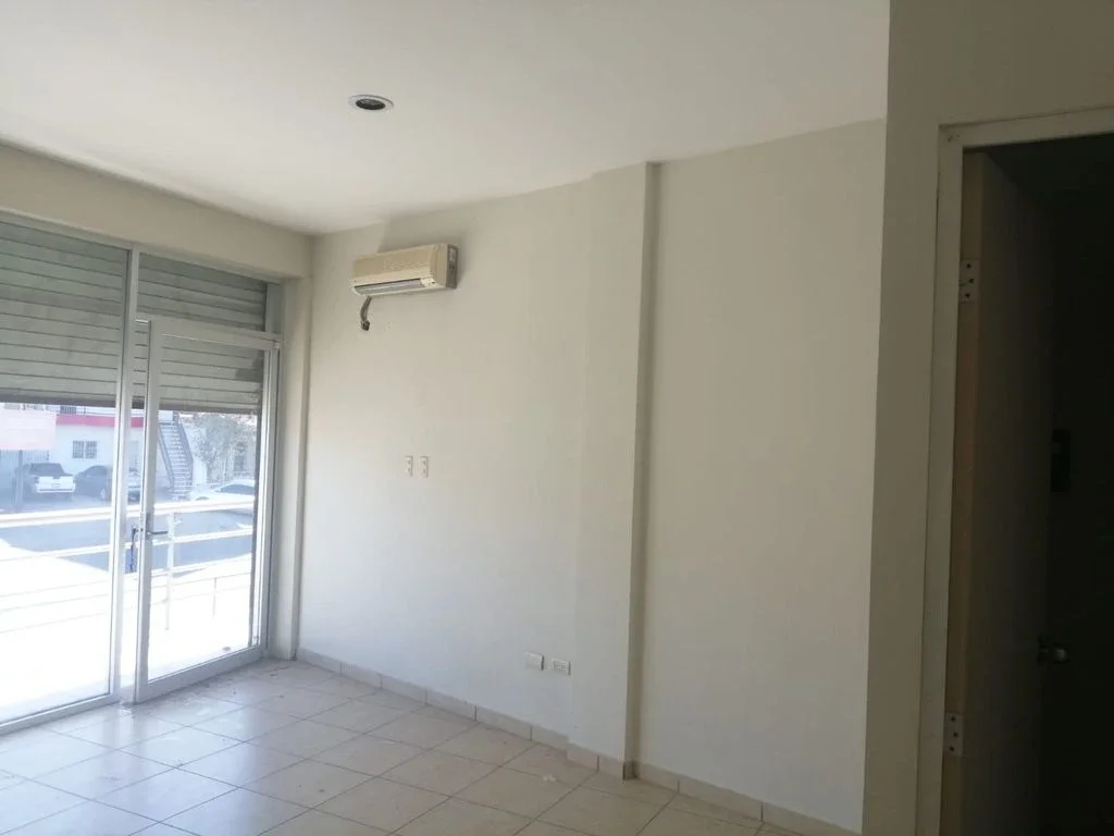 Local en renta de 30 m. Blvd Maquio Clouthier en planta alta, Culiacán, Sinaloa