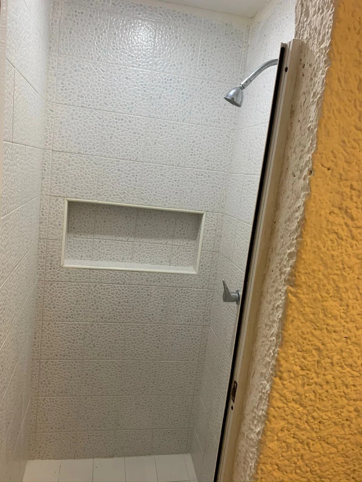 https://yo-rento.s3.us-east-2.amazonaws.com/properties/144080/1777705605740-e47c9c24.webp