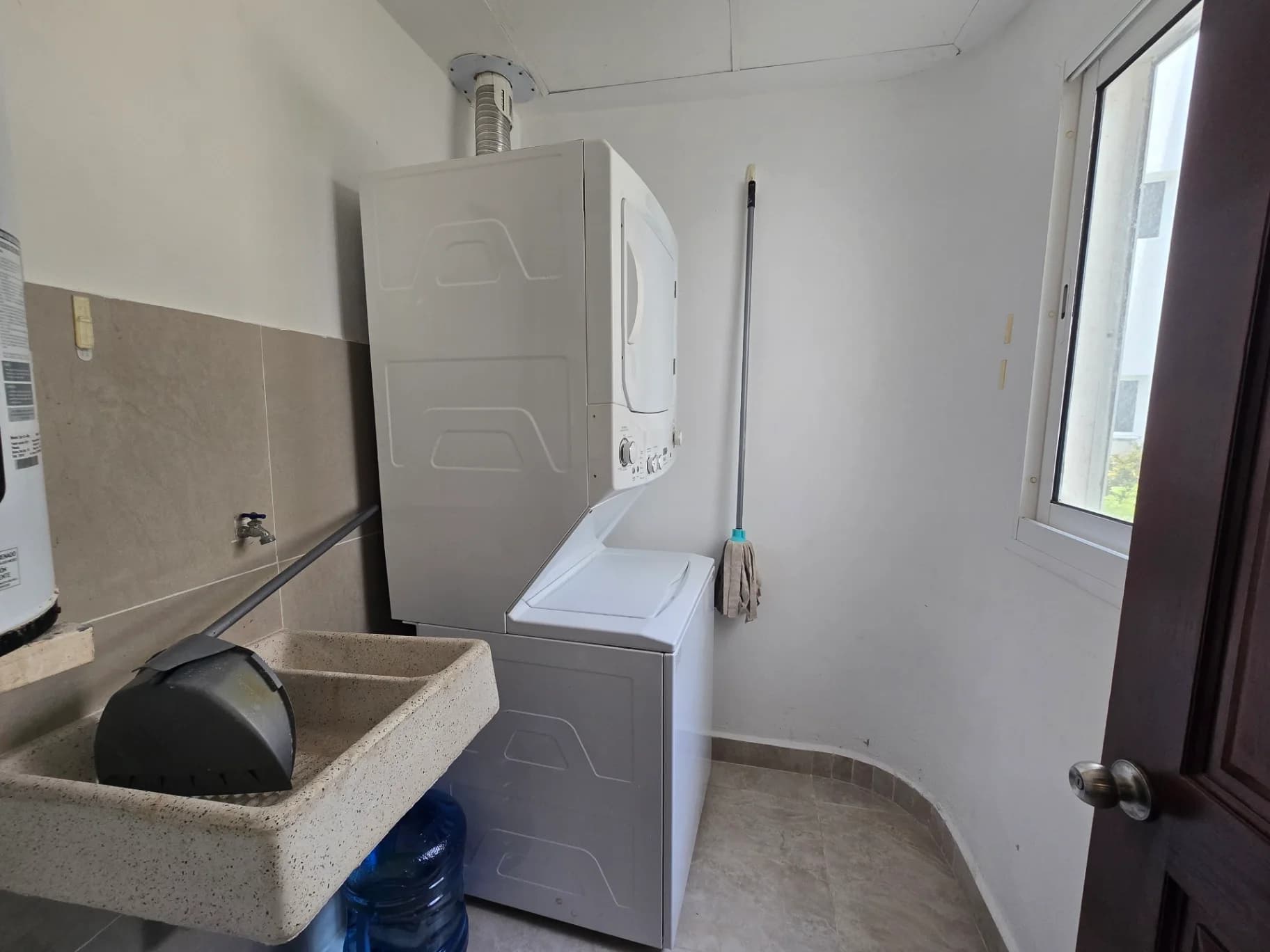https://yo-rento.s3.us-east-2.amazonaws.com/properties/144082/1777854935012-a624b0f7.webp