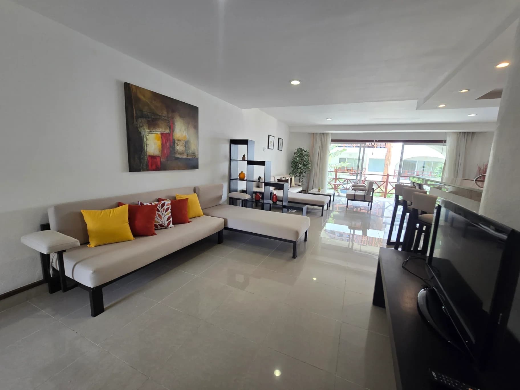 https://yo-rento.s3.us-east-2.amazonaws.com/properties/144083/1777855249344-8d8a1c6b.webp