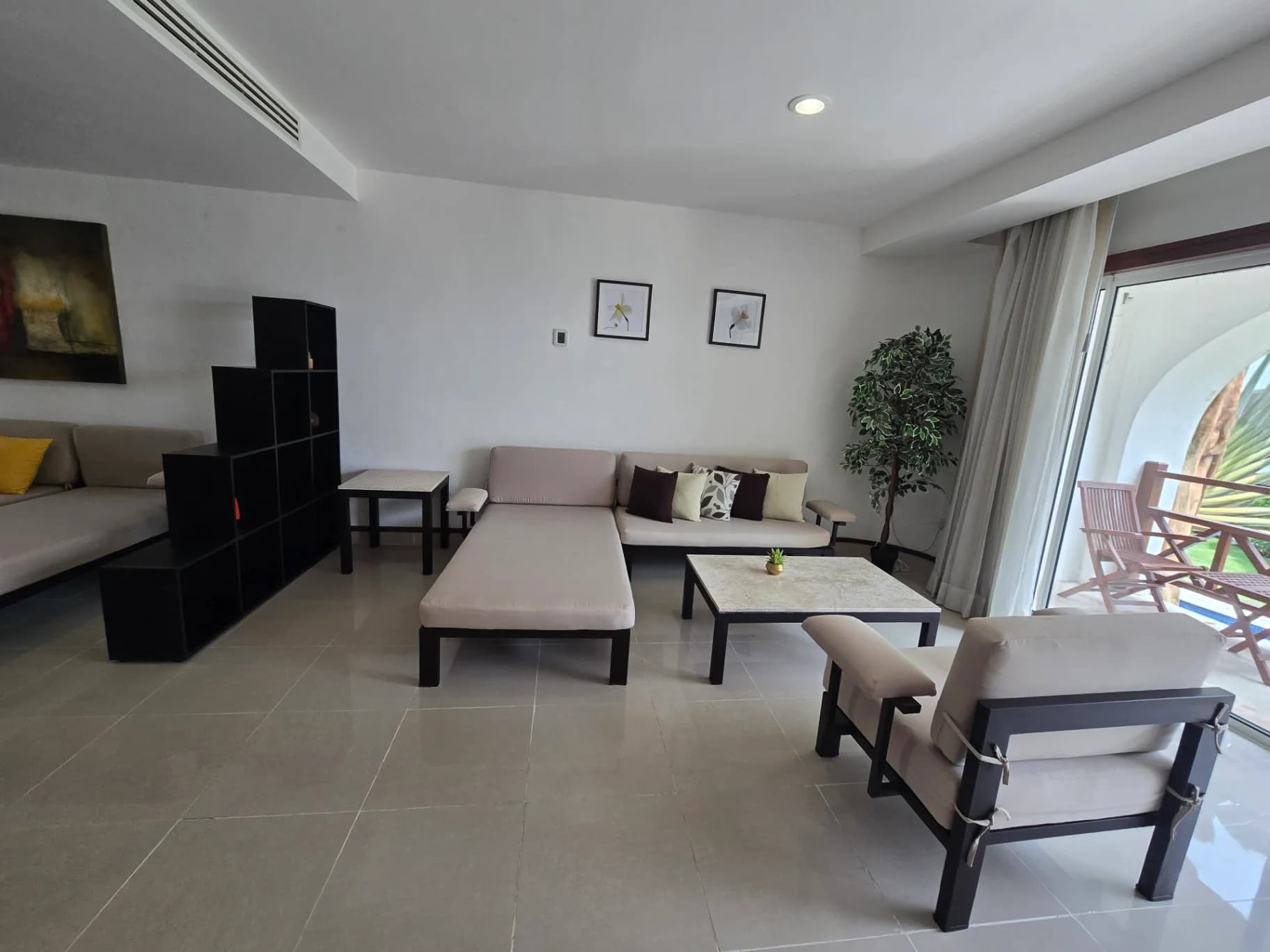 https://yo-rento.s3.us-east-2.amazonaws.com/properties/144083/1777855254159-f2b325e2.webp