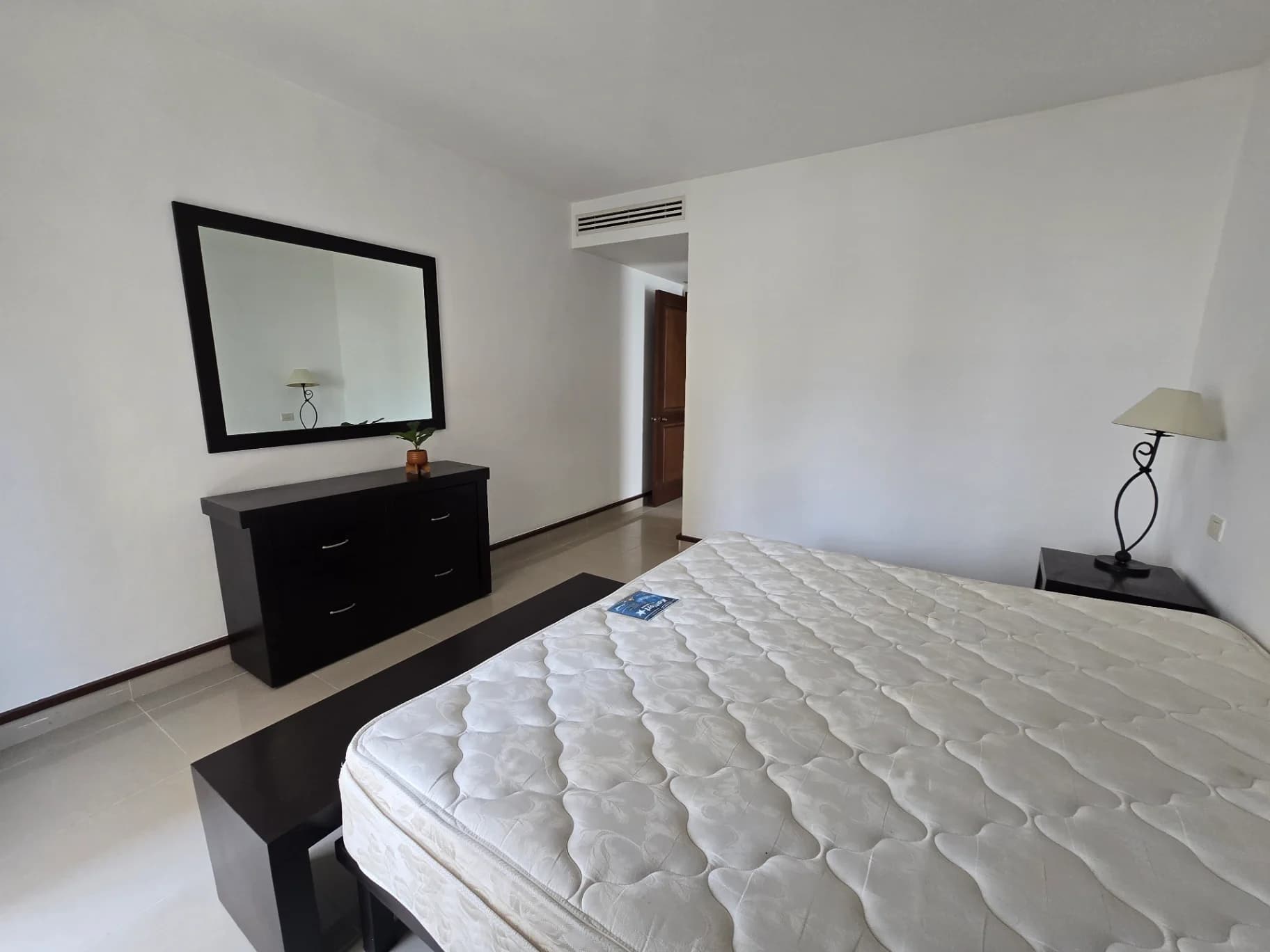 https://yo-rento.s3.us-east-2.amazonaws.com/properties/144083/1777855267683-1a49329a.webp