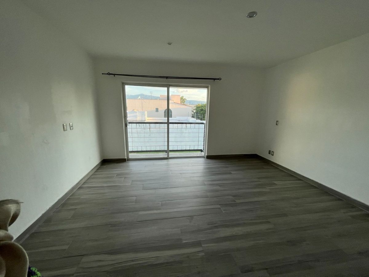 CASA EN RENTA EN COLINAS DE SANTA ANITA