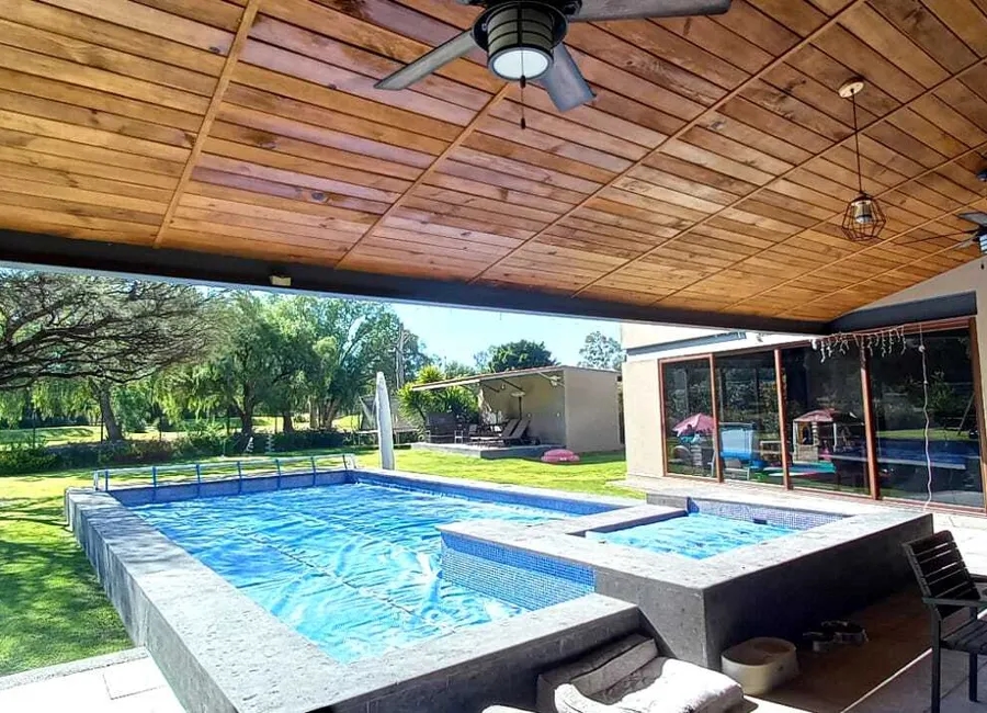 CASA EN RENTA CON ALBERCA EN BALVANERA GOLF POLO COUNTRY CLUB, QUERETARO