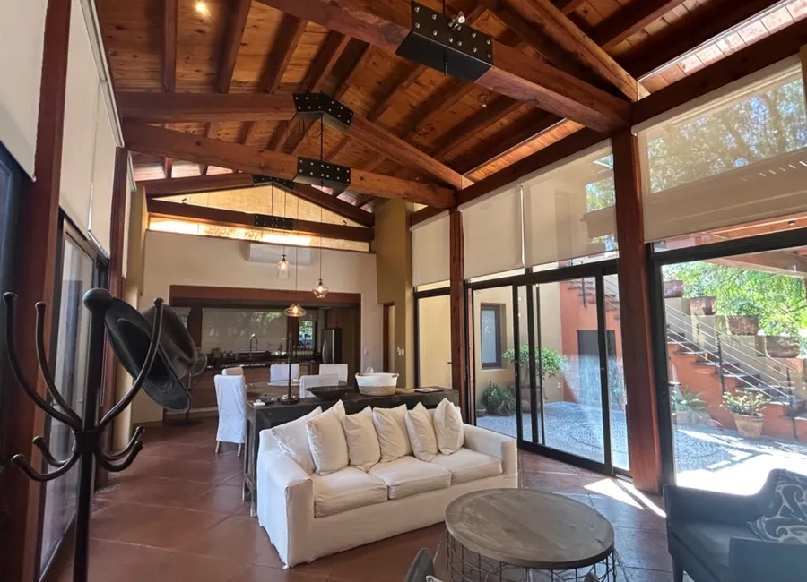 CASA EN RENTA DE UN NIVEL EN BALVANERA GOLF POLO COUNTRY CLUB QUERETARO