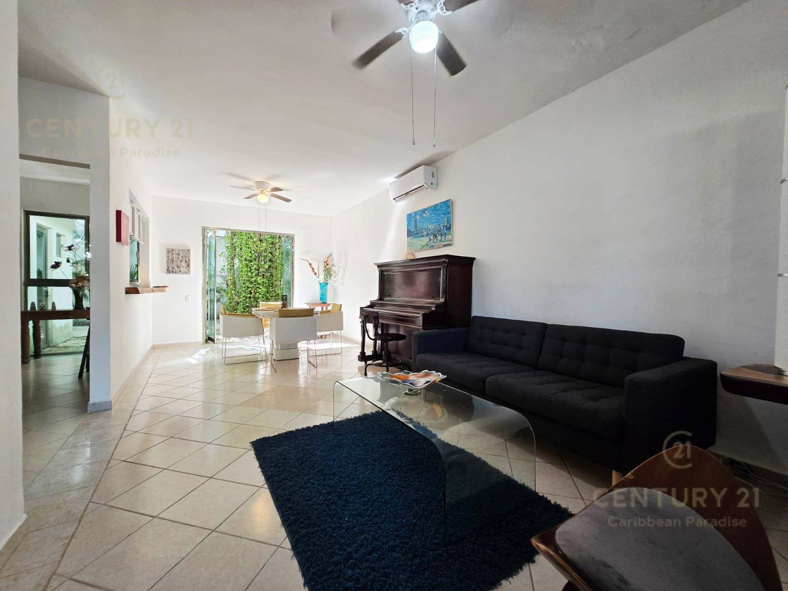 https://yo-rento.s3.us-east-2.amazonaws.com/properties/2034/1771545937380-sala-comedor-sofa-privanza-del-mar-playa-del-carmen.jpeg