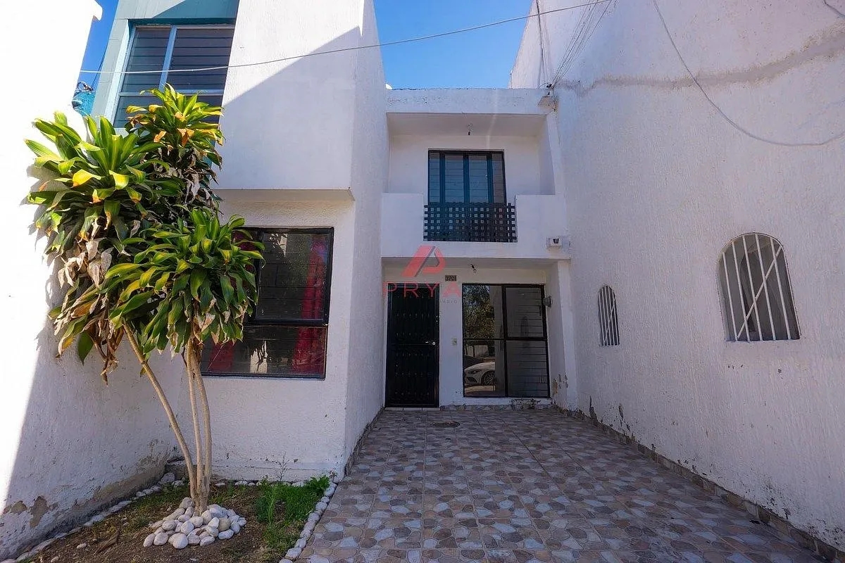 Casa en Renta en Parques del Nilo, Guadalajara, 3 Recámaras y Cocina Nueva.