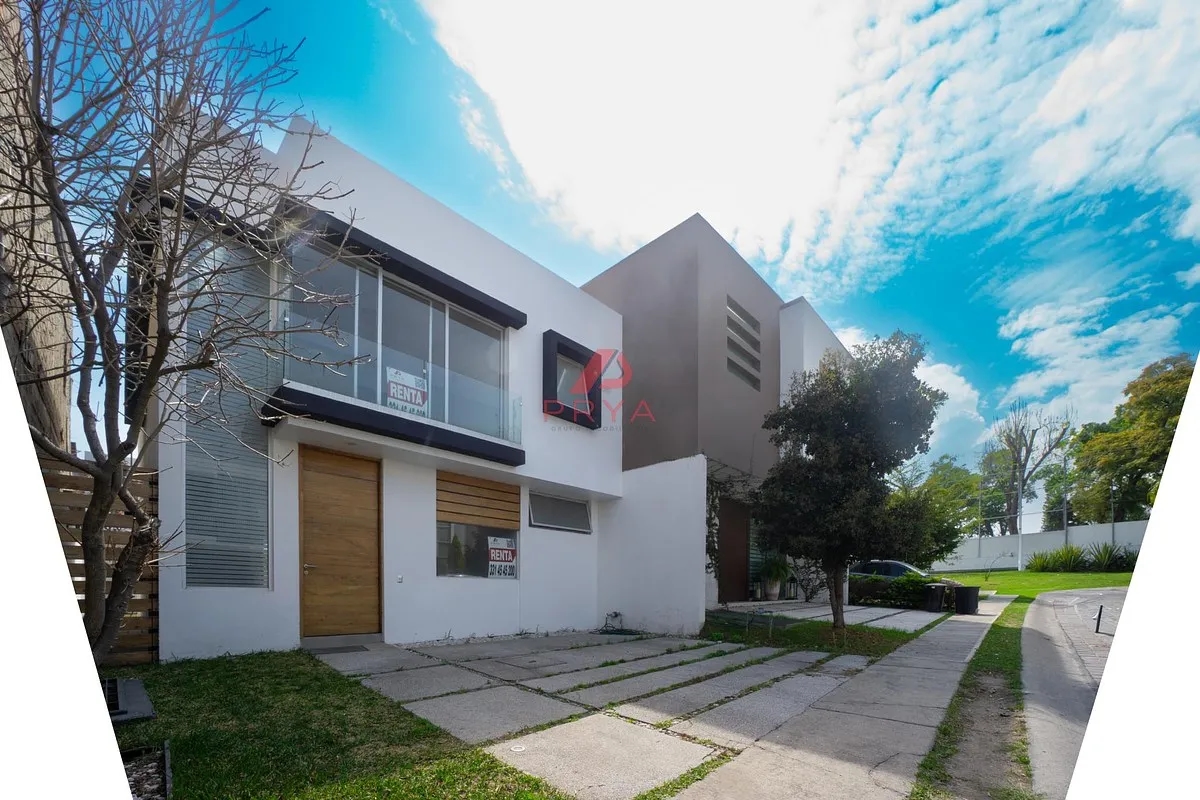 Casa en Renta en La Rioja, Tlajomulco de Zúñiga con 3 Recámaras y Amenidades de Lujo